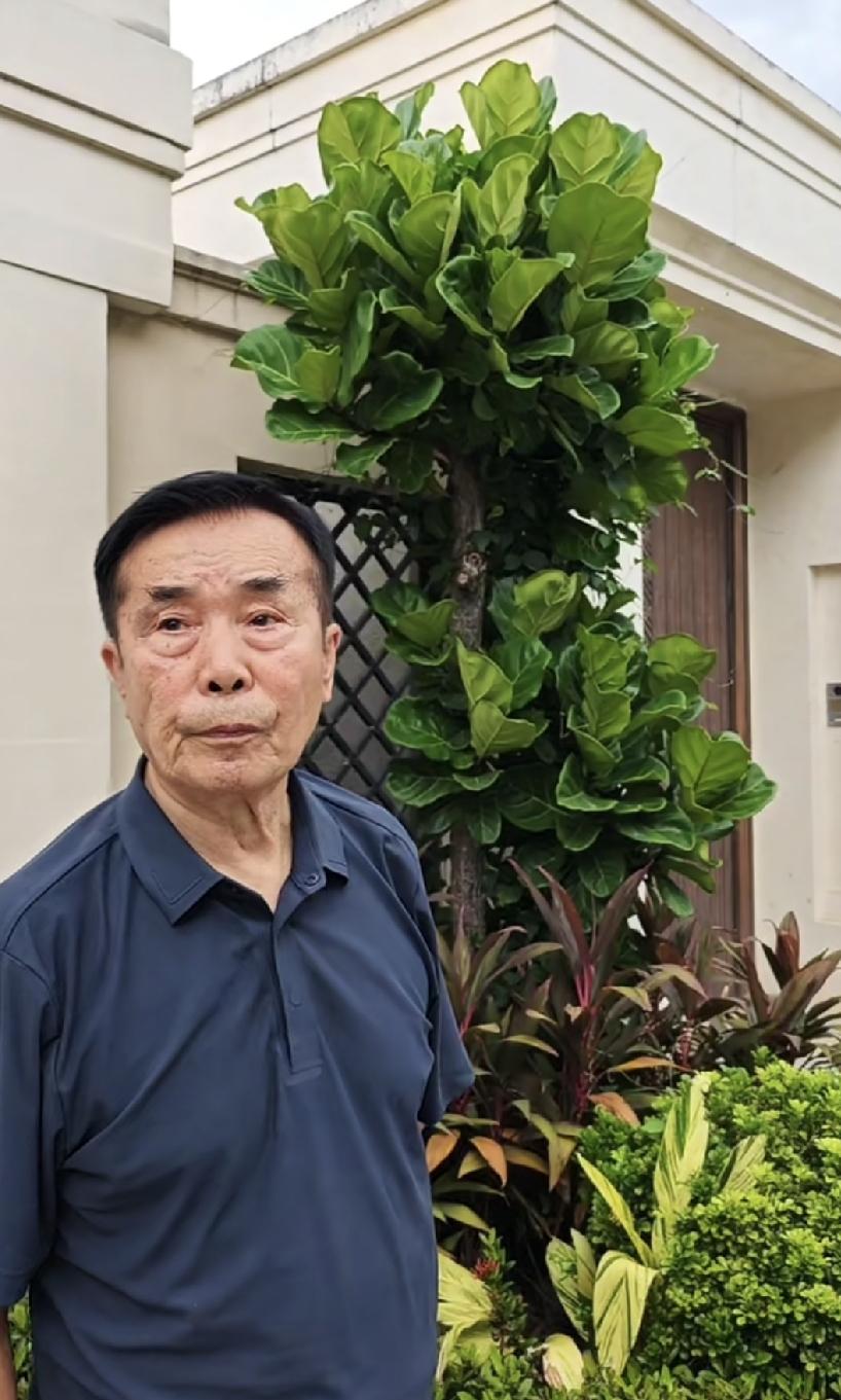 何庆魁与高秀敏，因艺术结缘！
1988年30岁的高秀敏在市场买菜，碰到了当时42