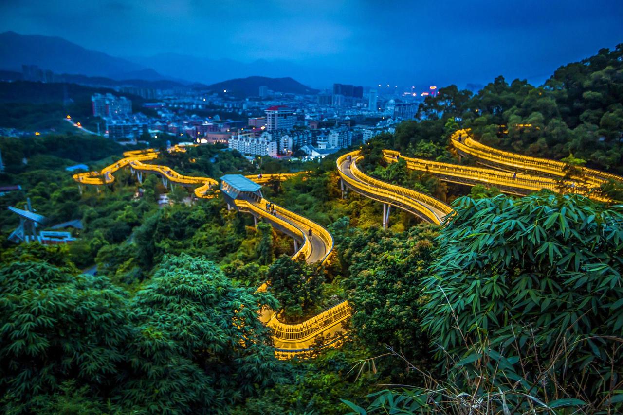 福州福道建成投入使用，真是咱福州人的福音！福道的梅峰山地公园，现在成了超火的打卡