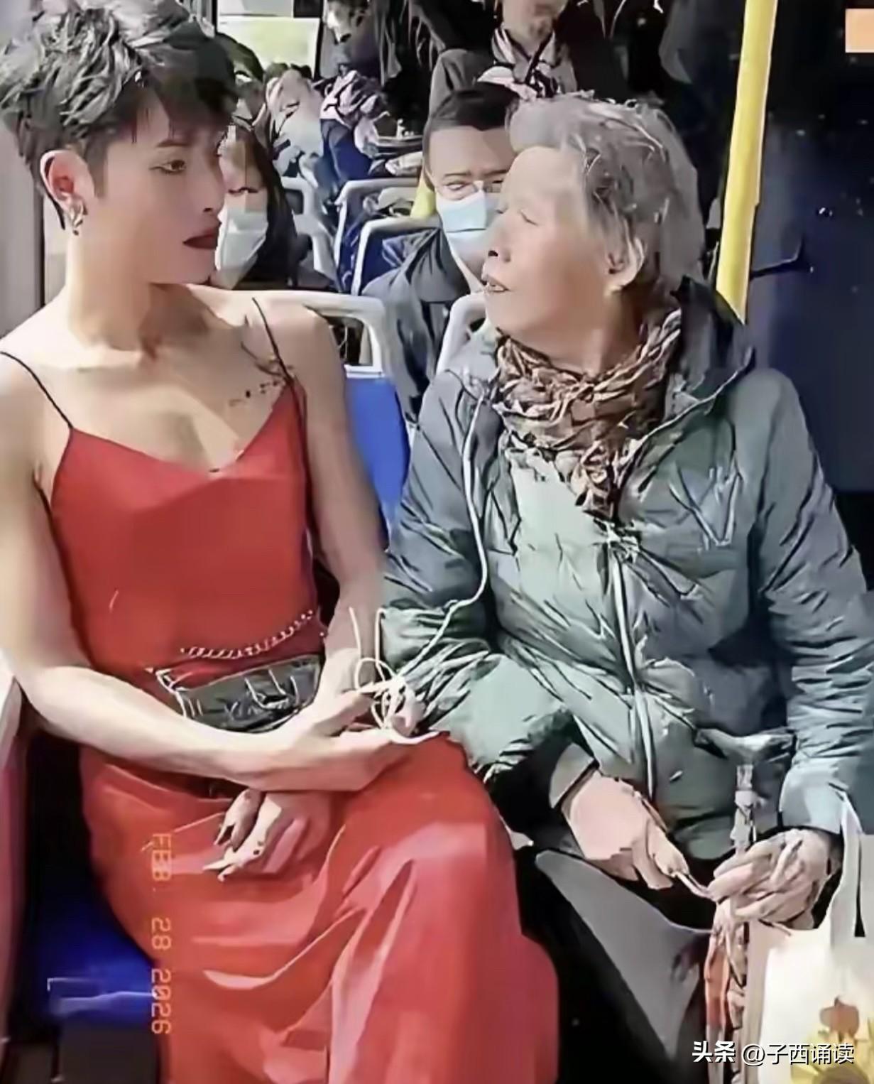 哈哈，旁边的这位阿姨已经彻底懵圈了：“你到底是男是女啊？”