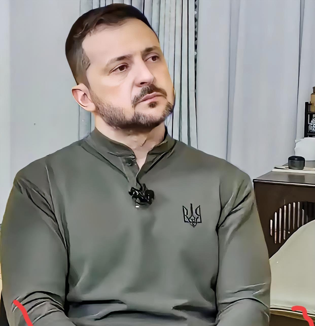 就在刚刚
泽连斯基宣布了

泽连斯基放出狠话：绝不会对俄让步，乌克兰不会让出任何