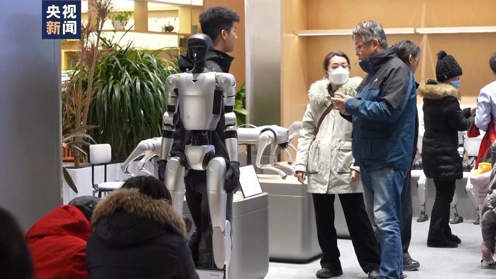 真是一娘生九等！

丈母娘一共姐妹两人，丈母娘今年88岁，她妹妹今年77岁。
