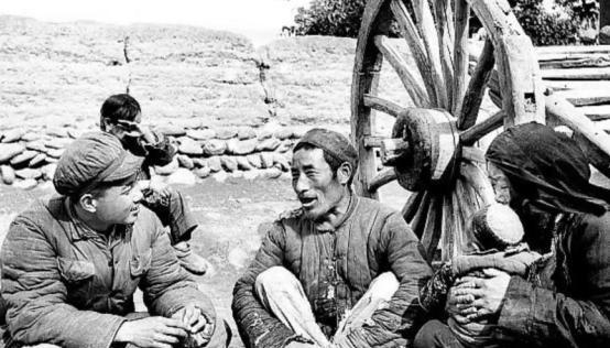 1946年，6000解放军被三万敌人包围，为了不泄露机密，旅长下令烧毁全部文件，