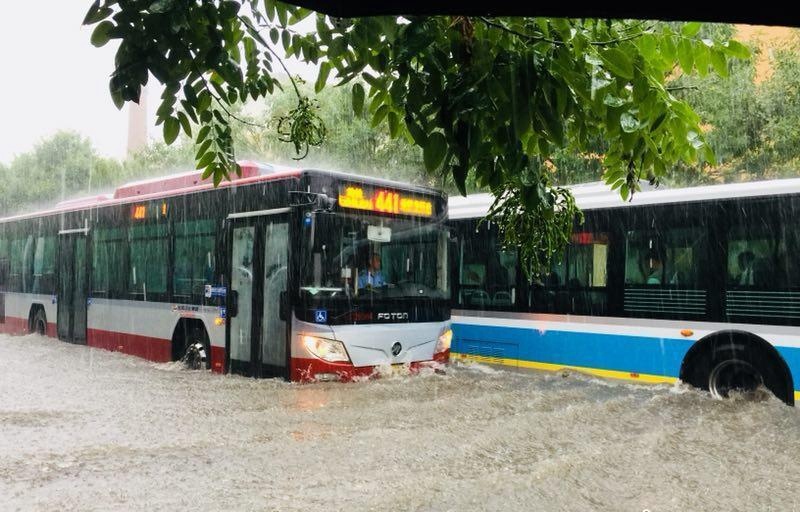 北京全市已转移5.8万人北京暴雨，今年是真的多！希望把所有的潜在危险都封杀在摇篮