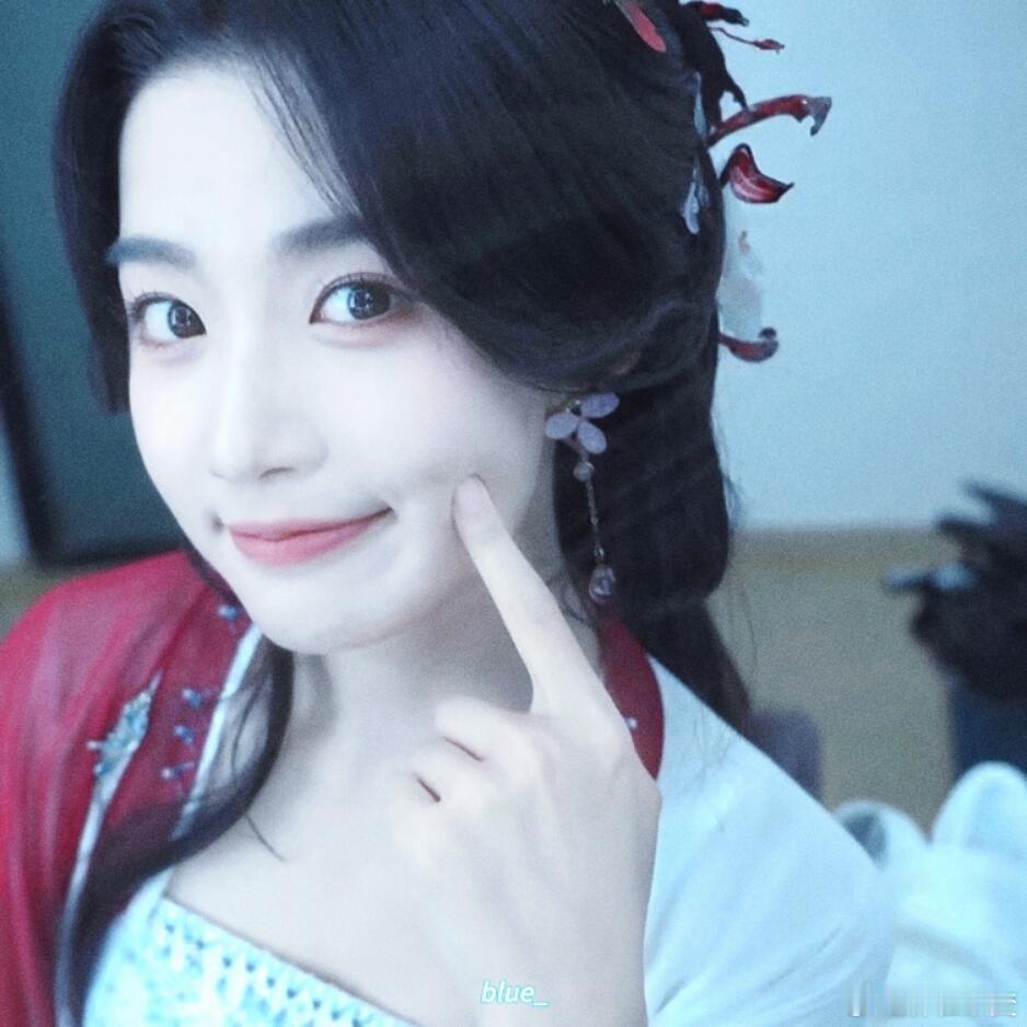 卢昱晓  卢昱晓头像更新💐卢昱晓｜ 