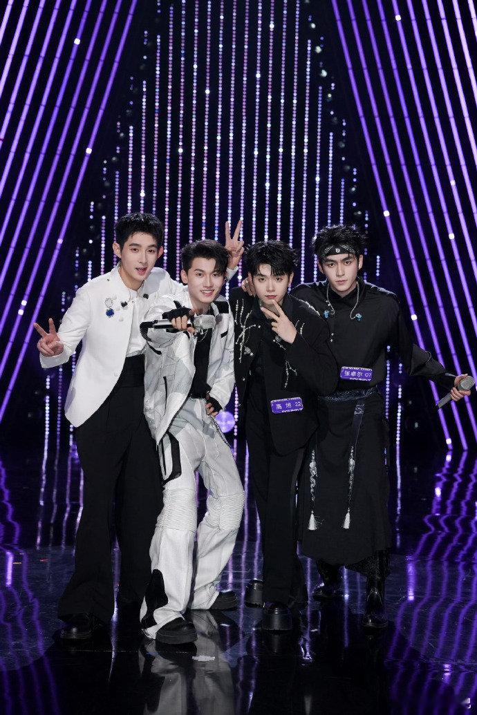 芒果宣传片 梦回那些年追过的选秀声鸣远扬的宣传片直接封神！三位导师的喊话 + 冠