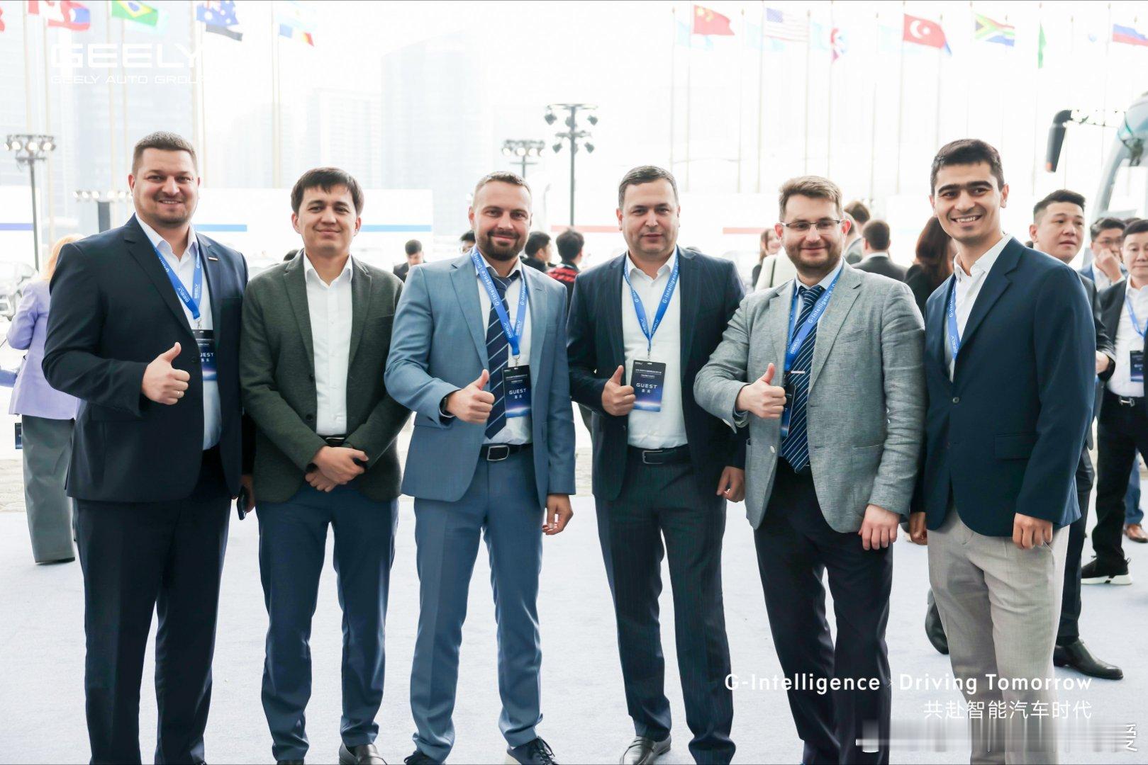 千余名海外经销商友人齐聚杭州 当全球行业目光聚焦杭州，千余名海外经销商的奔赴，就