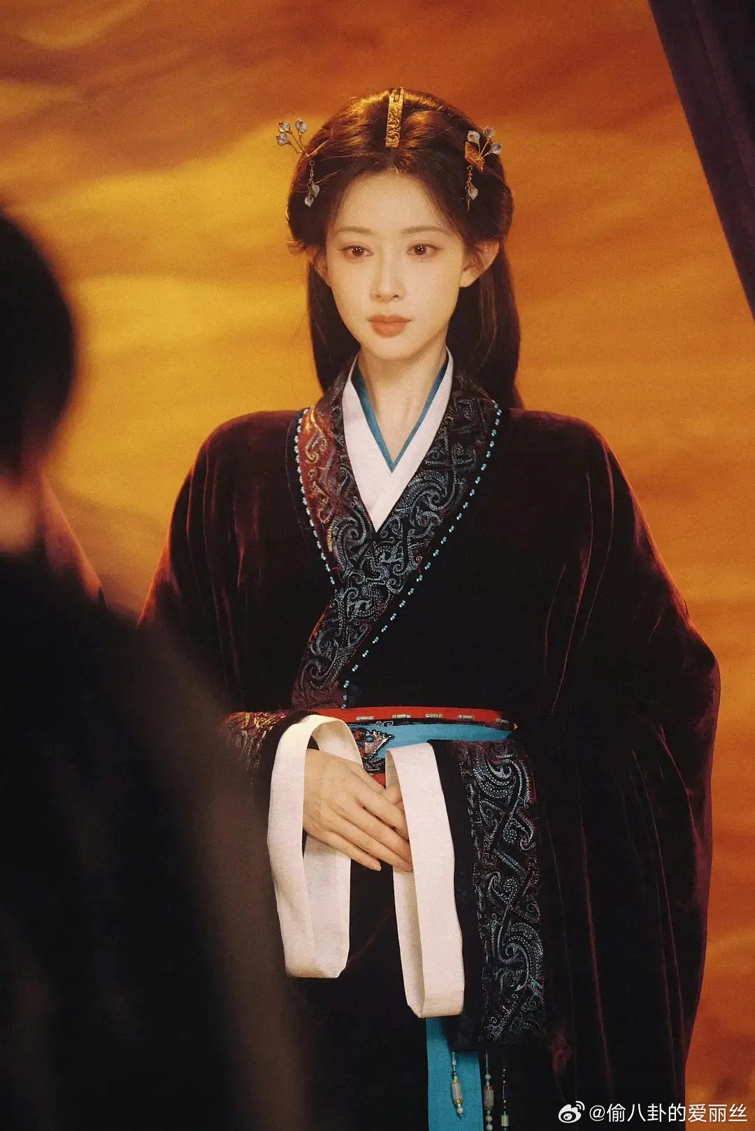 孟子义的这种古装造型真的太美了，她的肩膀好平啊 