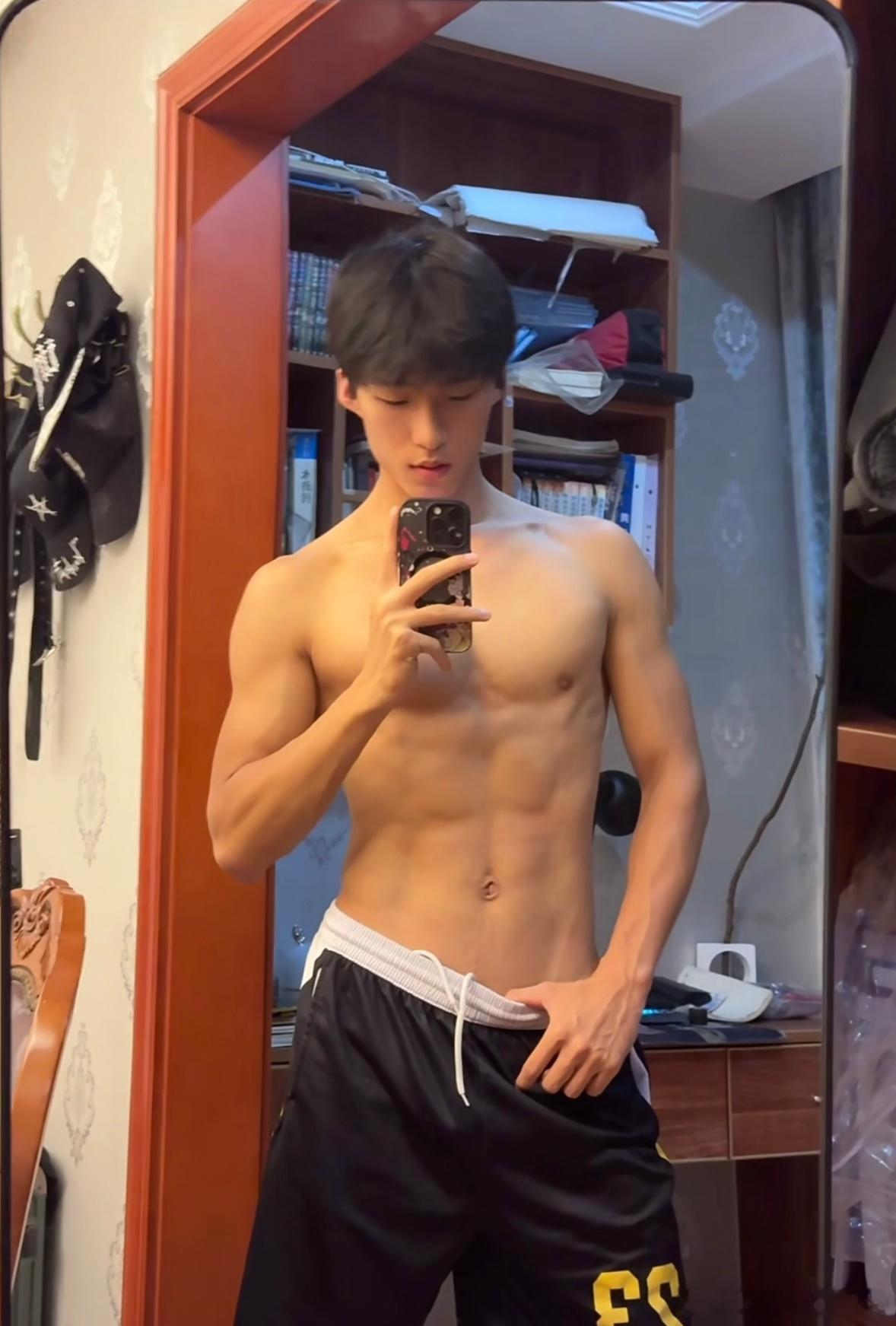 好性感一男的 ​​​