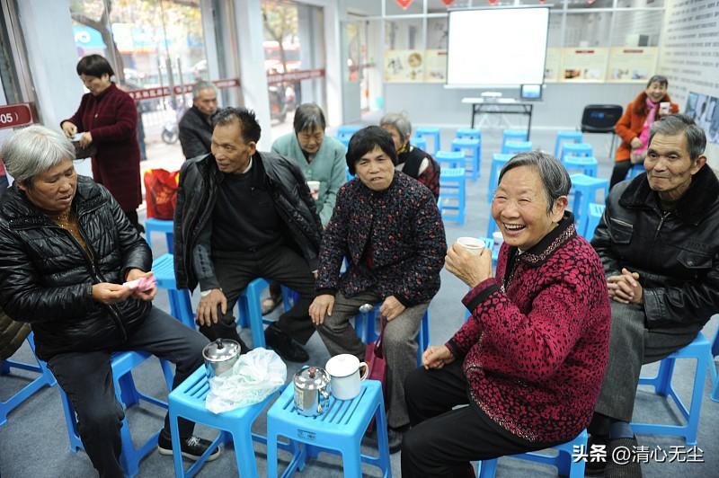 你有没有发现一个现象，比如两口子，都七八十岁了，另一半走了，如果能够扛过三年，另