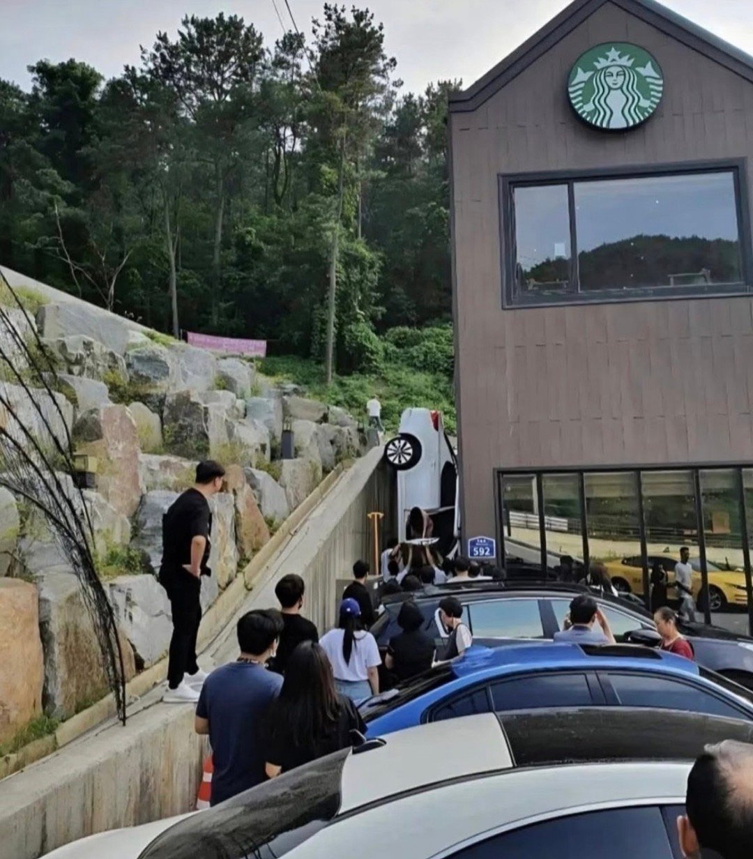 不建议在这边玩俄罗斯方块哈[嘻嘻]电车出海汽场全开新能源汽车 ​​​