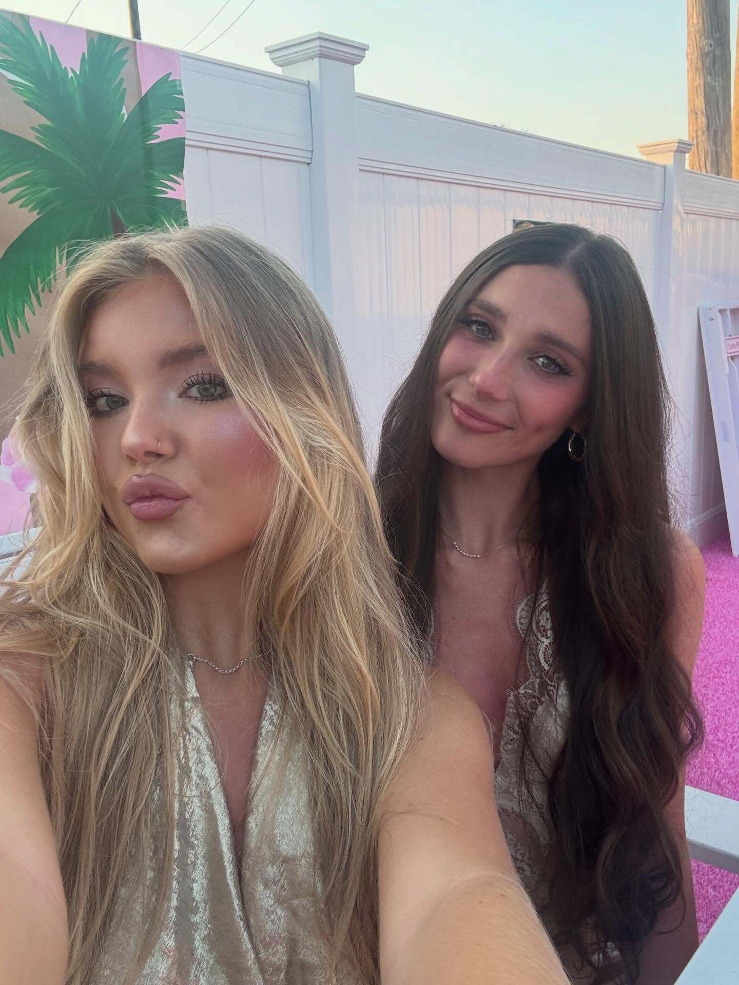 里夫斯复出了，那就发一张里嫂的图