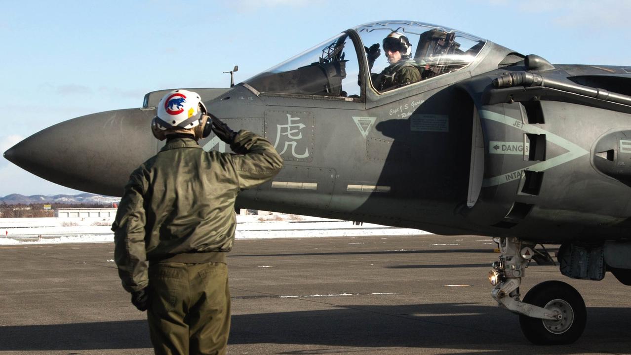 随着美国海军陆战队最后一架AV-8B“鹞Ⅱ”攻击机完成告别飞行，一个持续数十年的
