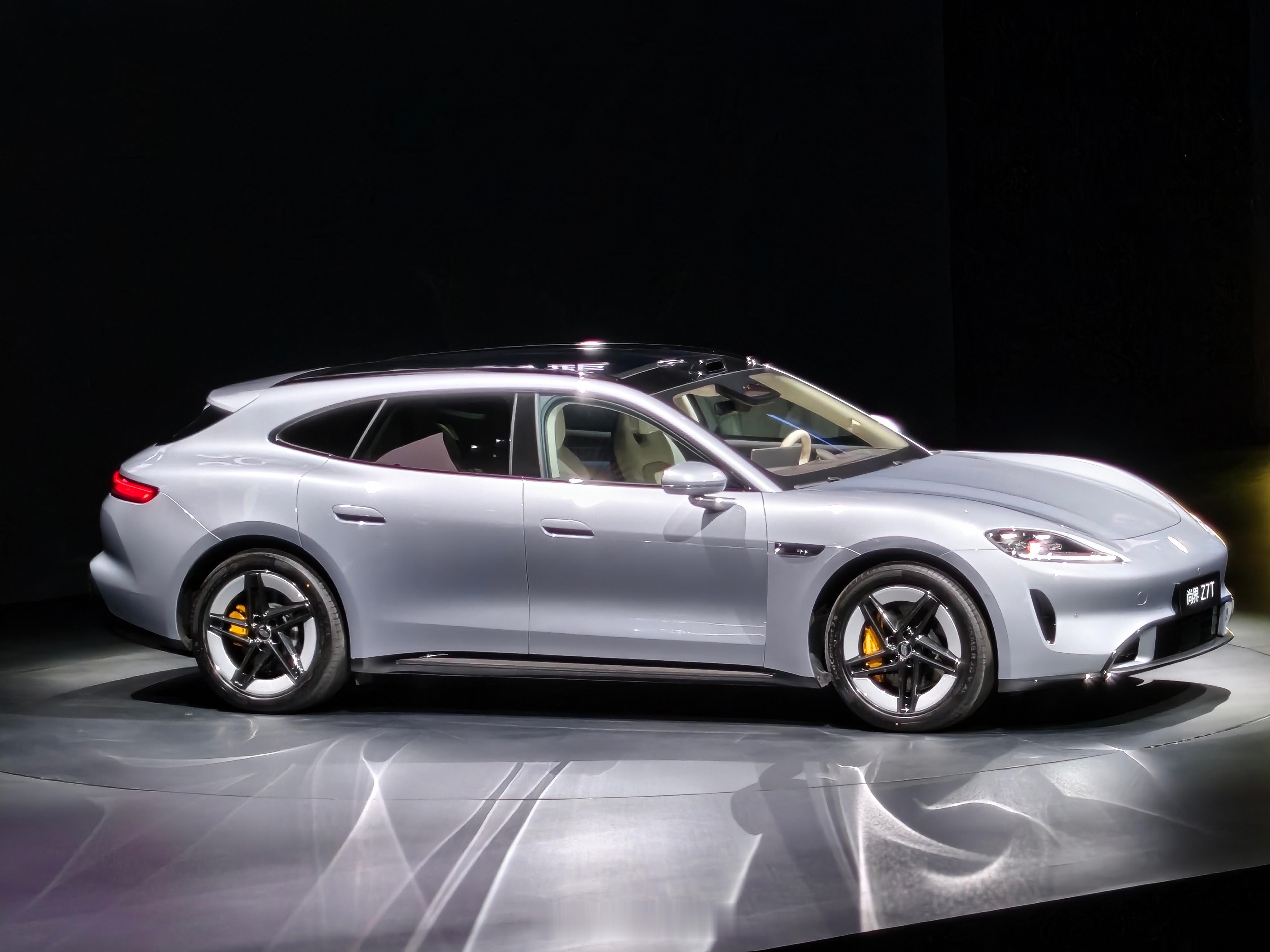 尚界 Z7 和 Z7T 的亮相，这四个颜色选的不错鸿蒙智行新品发布会鸿蒙智行新品