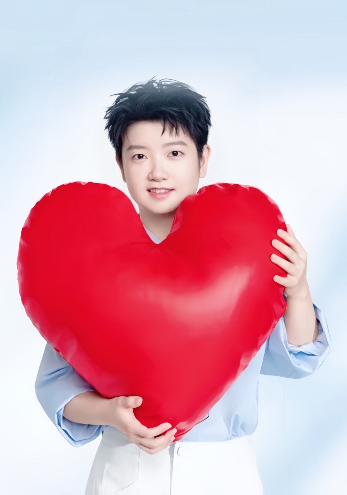 莎莎发抖音了，大家快去向莎莎表达你的爱❤点👇链接或者去抖音搜孙颖莎即可👌8.