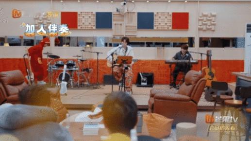 陆虎陆虎即兴创作祝大家有钱又命好快乐老友记快乐老友有风季救命！陆虎也太会了吧！随