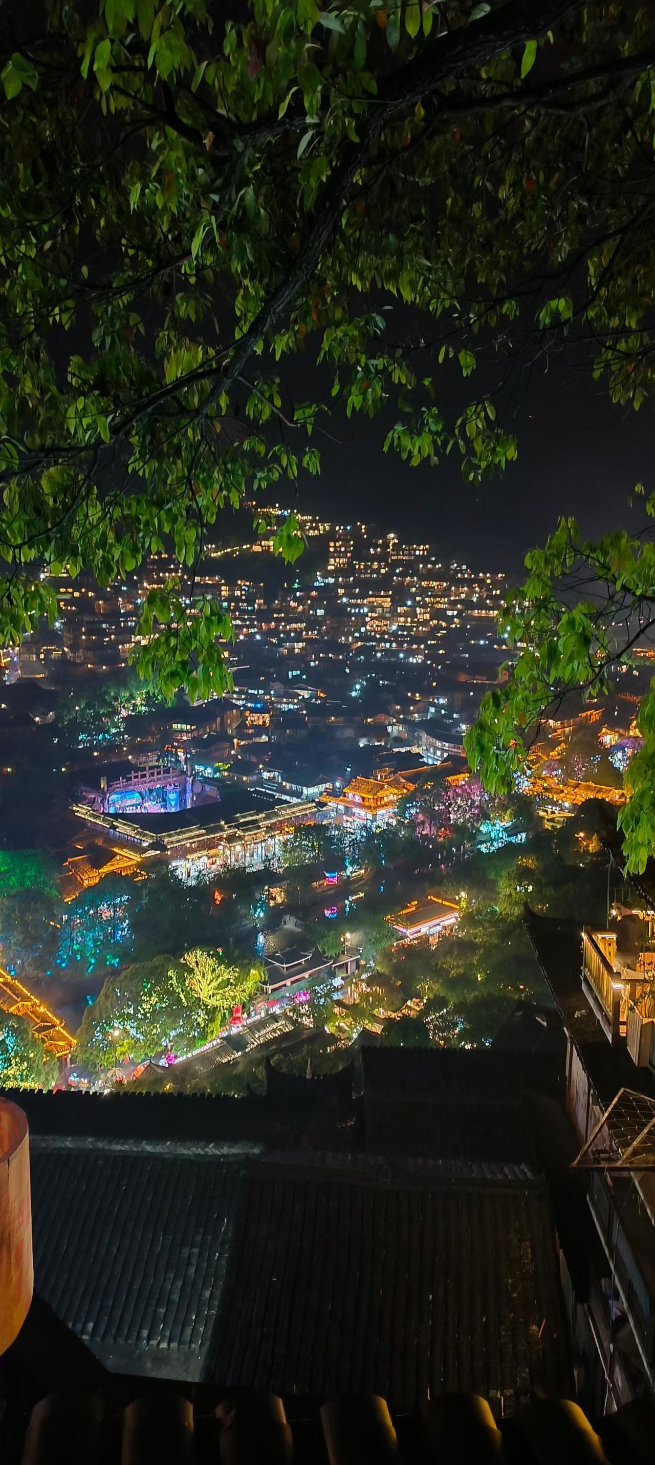 这夜景也太美了，猜猜是哪座城市？