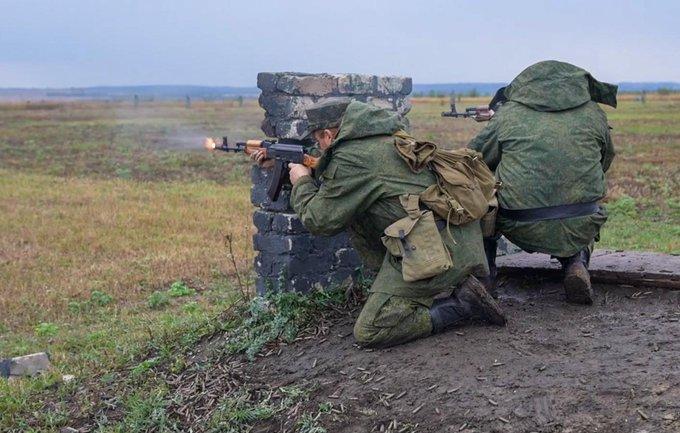 图文：俄军在被占领的顿巴斯地区进行全面强制动员   强征残疾人和重病患者入伍
