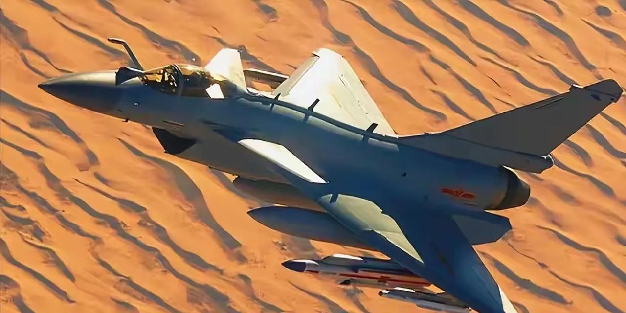 歼-10C战斗机反辐射作战挂载，这是中国空军