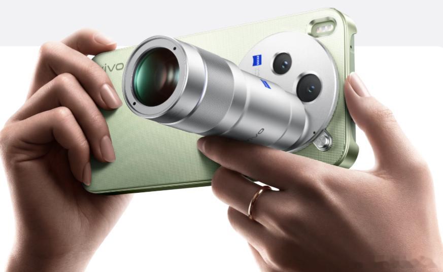 增距镜是出游神器还是累赘说实话，我觉得五一出游这种场景，增距镜绝对可以说是神器。