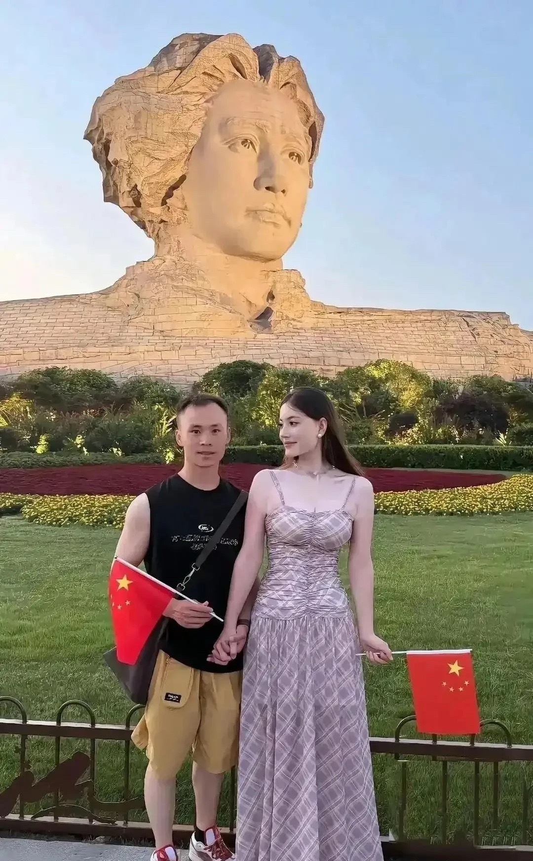 这哥一定是有什么过人之处啊 
