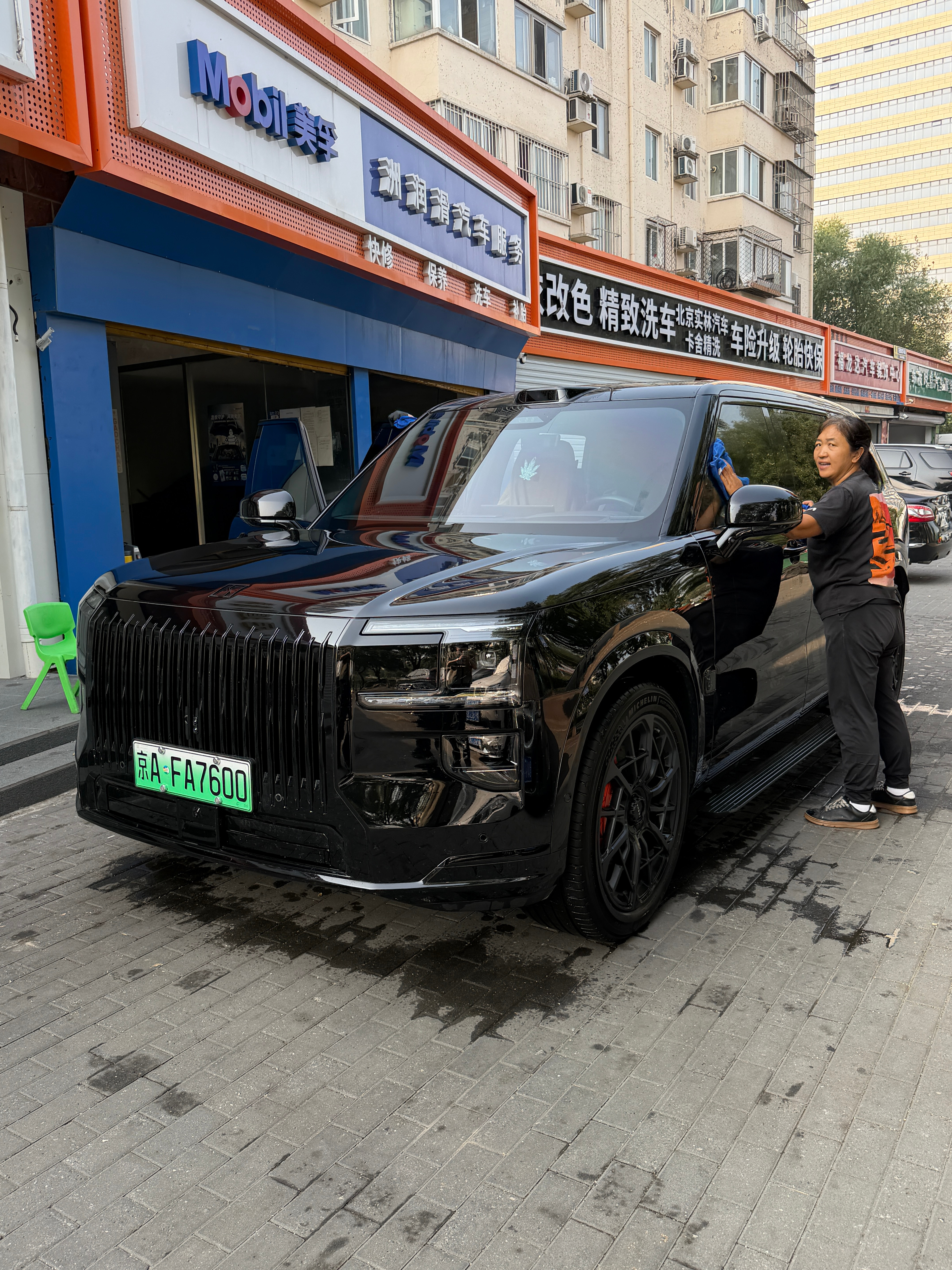 洗个车 一会儿5个小时的访谈节目[哈欠]梁家翔的极氪9X曜影 ​​​