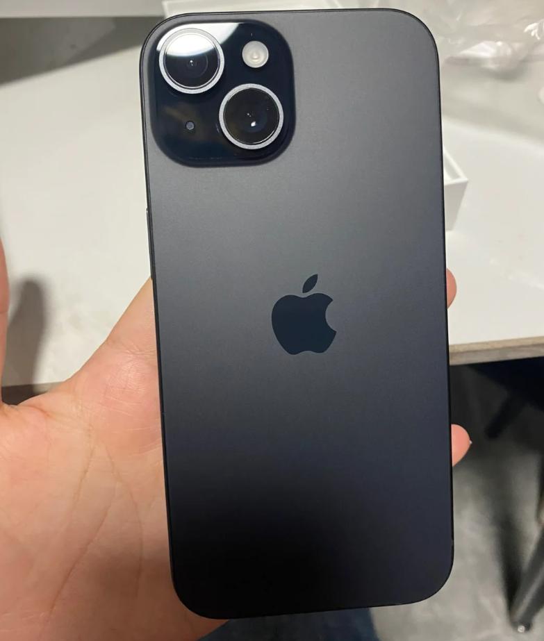 没有高刷的iPhone 15，看来今年库存压力还是挺大的，目前某东平台上可领券直