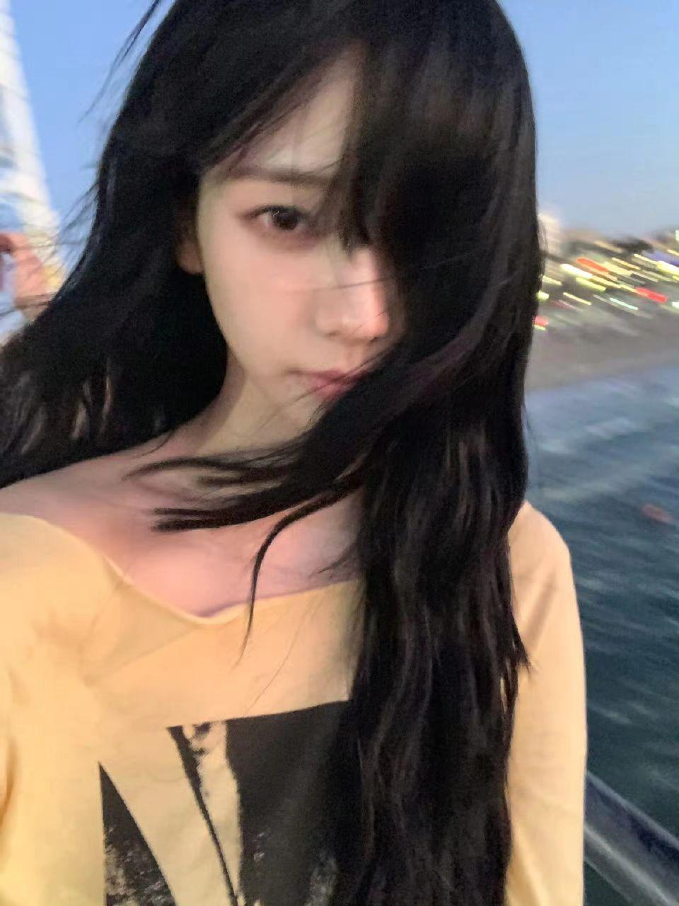忧郁女子在美国