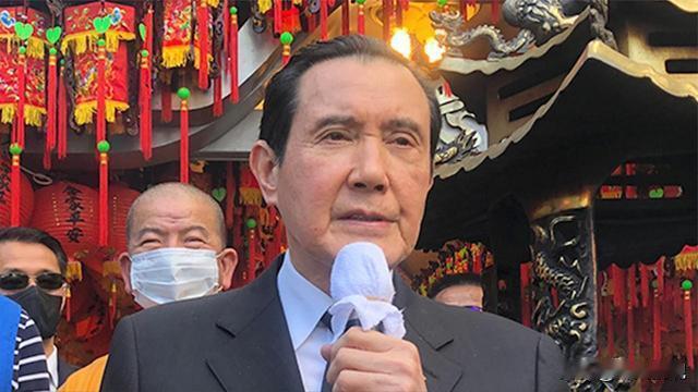 马英九是“独”还是“统”？需要撕开马英九执政8年的内幕来说。马英九在台湾从政8年