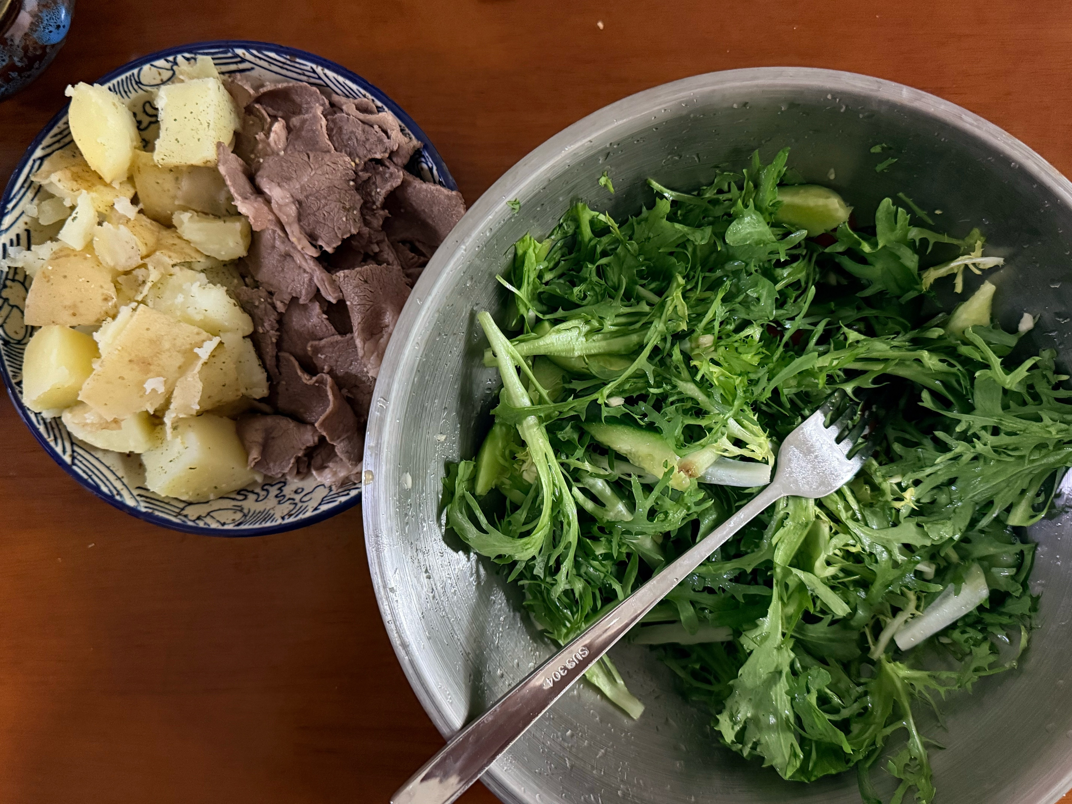 晚饭吃的啥？苦菊这玩意儿可真出数呀半颗整了一盆说好减脂的来打卡了，第6️⃣2️⃣