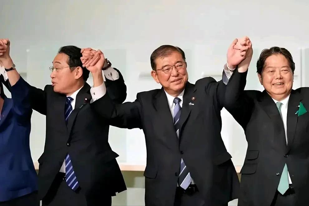 鉴于日本数次侵略中国，放弃对日索赔是错误的，这会导致日本人更加猖狂，中国人应该彻