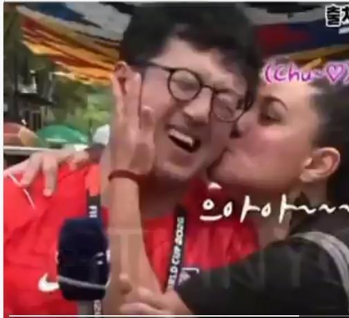 墨西哥人确实是非常热情，韩国一位在墨西哥为世界进行现场直播的记者，正在现场直播的