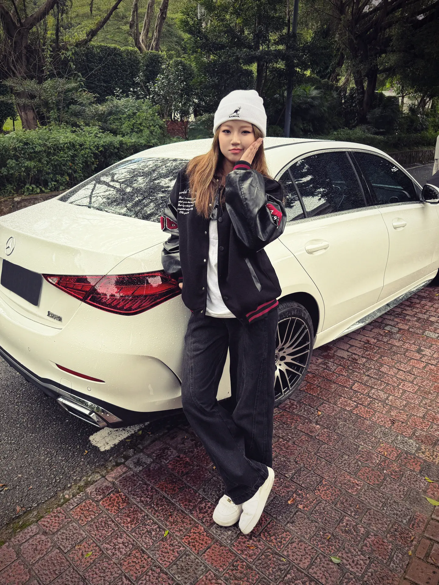 工资三千有三千的烦恼，三万有三万的困惑，今天你提了一辆奔驰，明天同事朋...