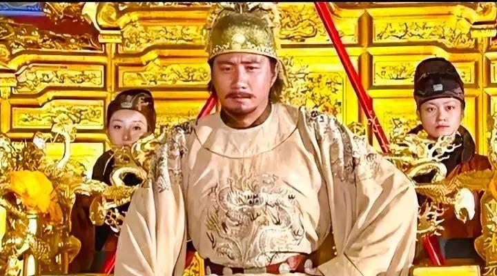 朱元璋见大臣韩宜可，穿着补丁衣服，怀疑他作秀，便悄悄去查访。结果到了他家，看见他