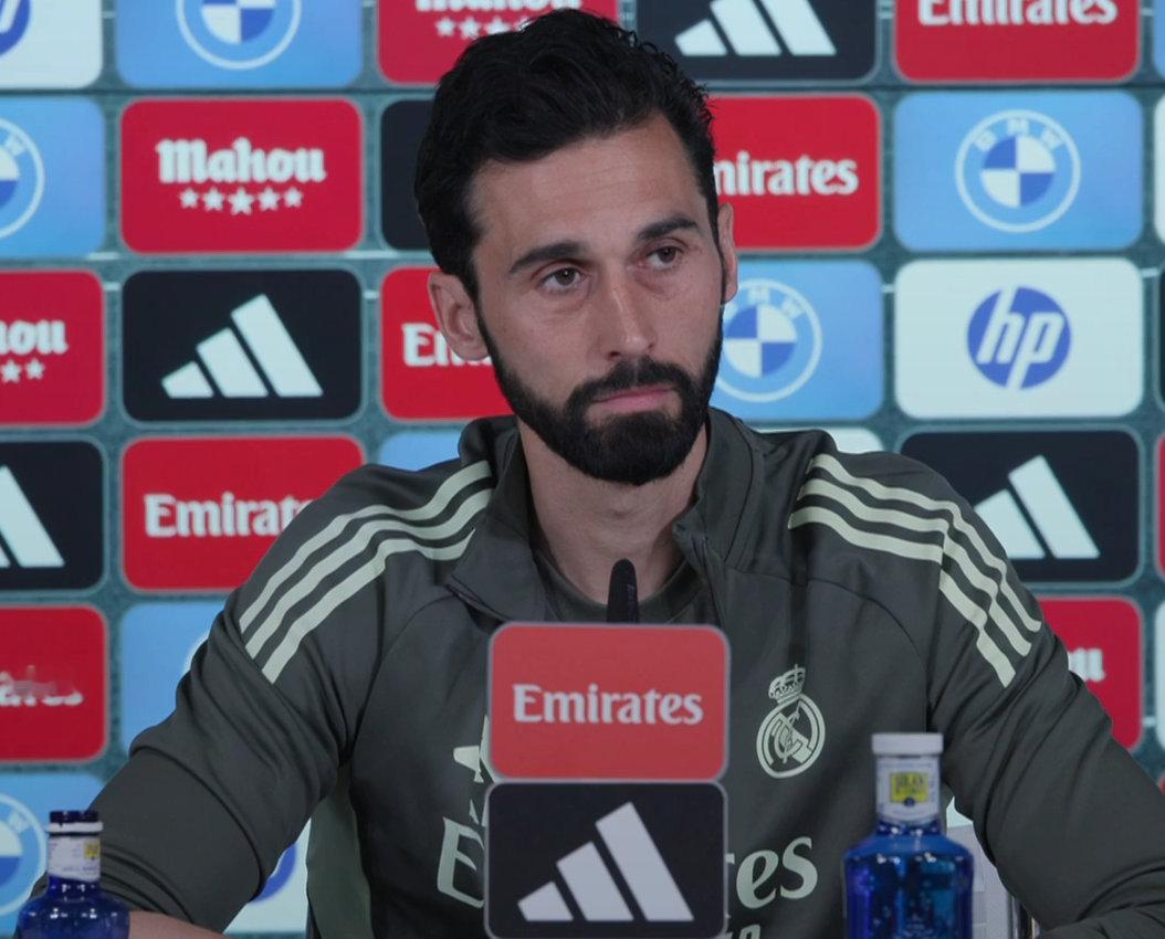 🗣️阿韦洛亚：“卡马文加在我的手下出场时间很多。他之前是球队的首发，明天也会继