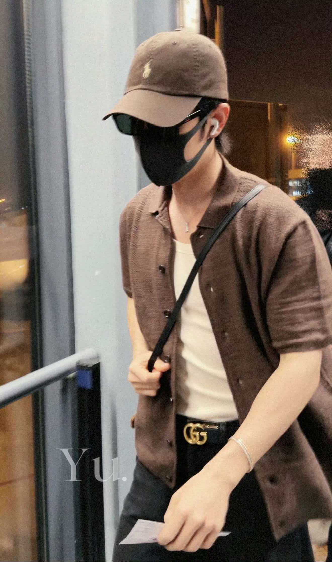 红雨是不给吃饭吗这么瘦那么美