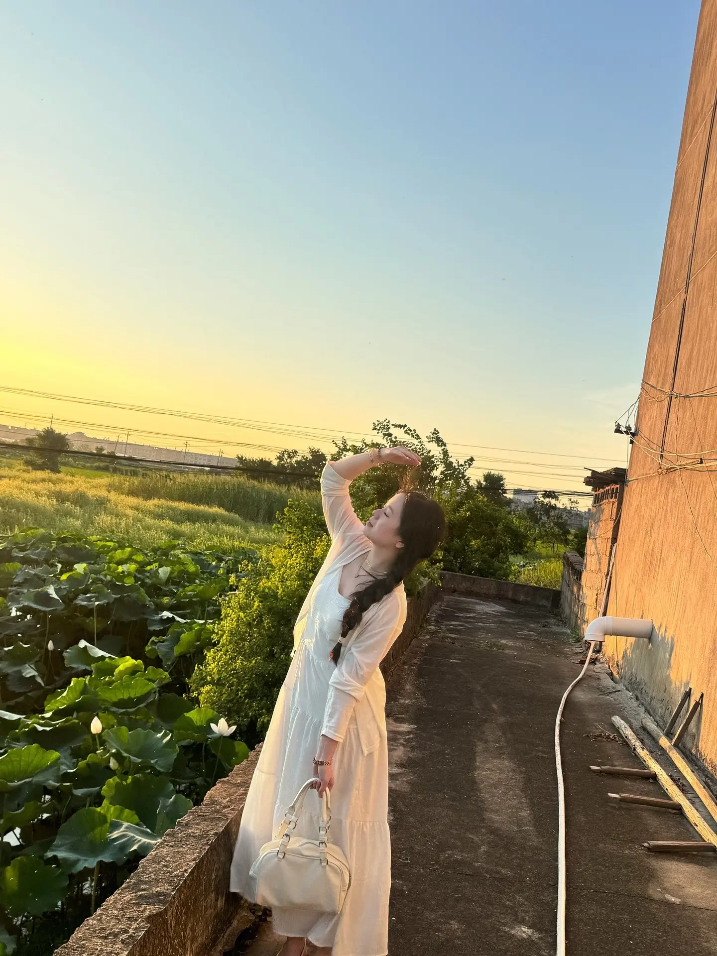 早就轰轰烈烈的爱过了 怎么会喜欢你像小孩子一样的爱呢