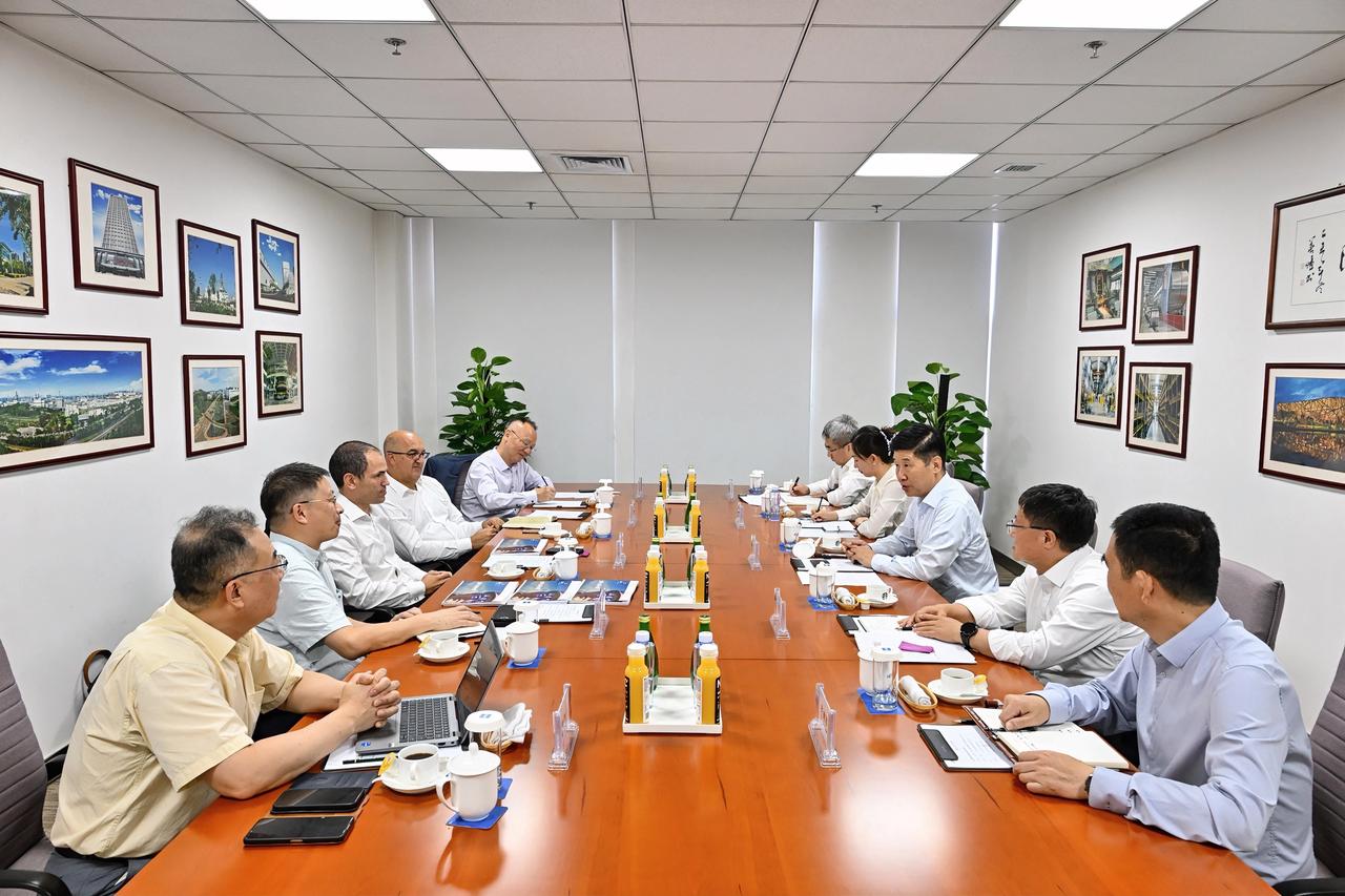 7月8日，河钢集团董事长刘键与法孚集团钢铁及玻璃事业部总裁米歇尔·本杰明在河钢总
