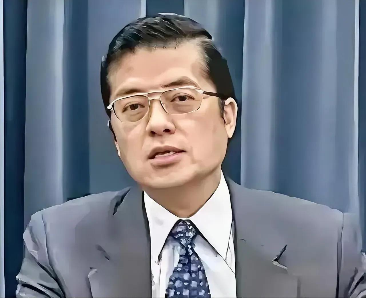 国民党副主席张荣恭就郑丽文即将访陆在4月1日再次表态，“台湾需要避战谋和、和平兴