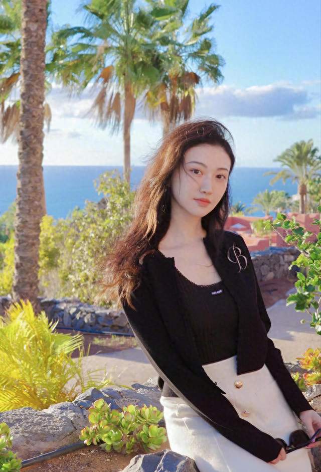 景甜风波反转？于正带头，群演摄影师剧组人员发声，路人缘救了他