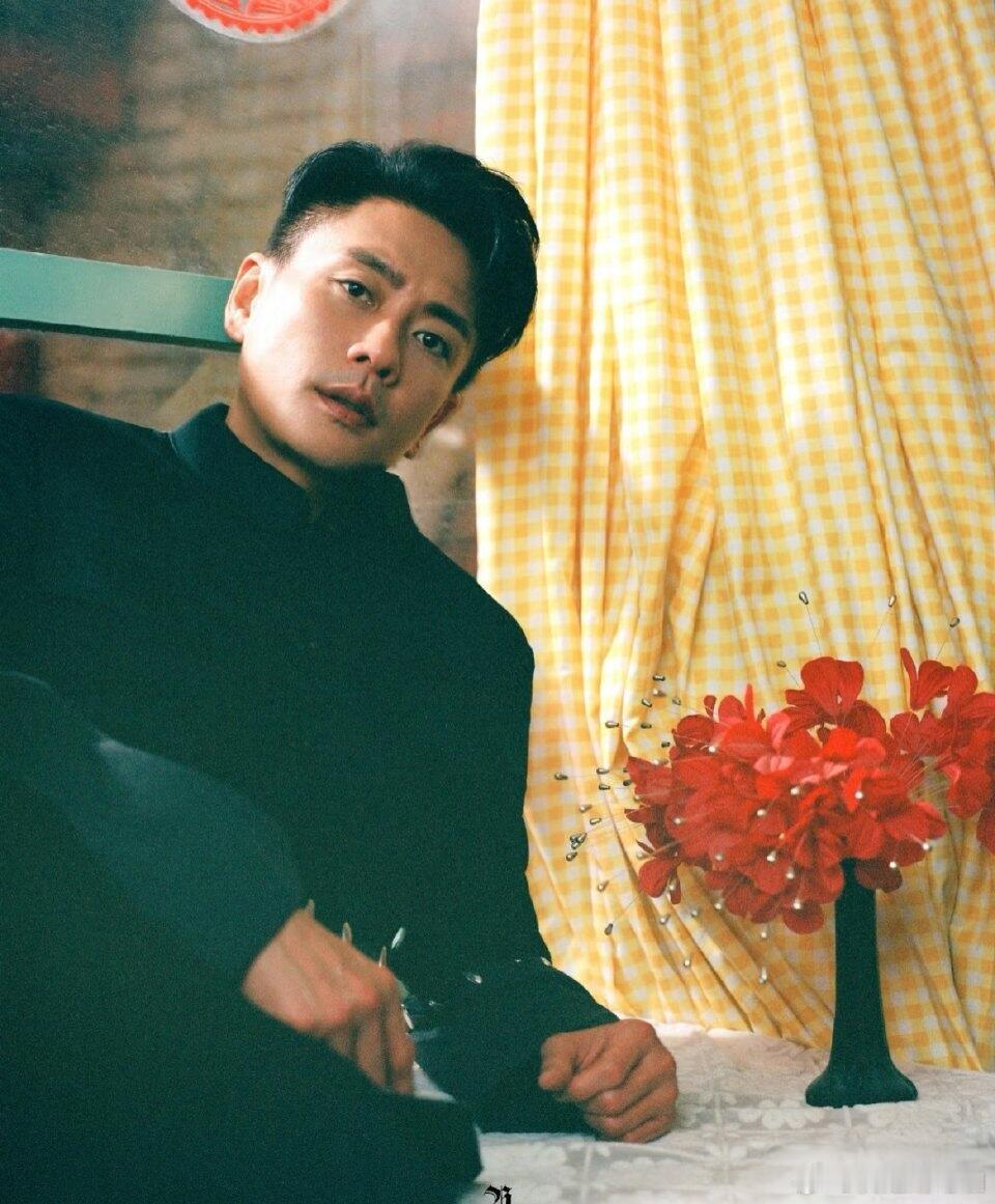 黄宗泽啊刷到一次难过一次，难过完继续舔颜，主打一个爱恨交织，闭眼全是回忆杀，睁眼