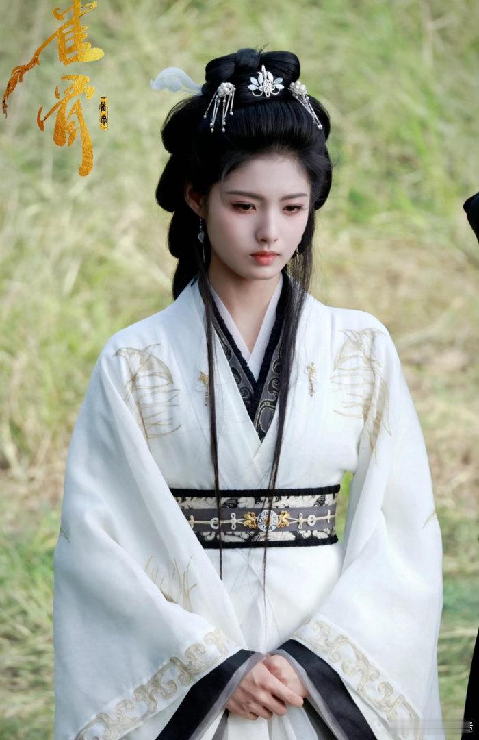 艾米演技好灵雀骨艾米的演技真的好灵好灵！《雀骨》里那种纯正的古言少女味儿，适配度