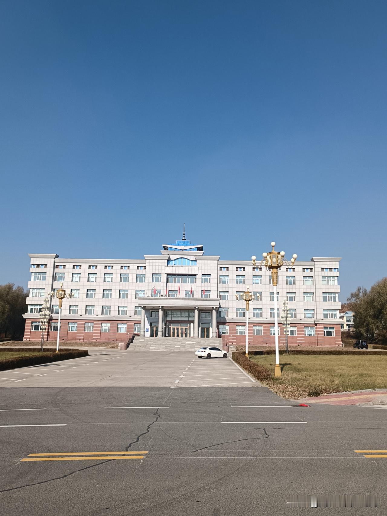 粉丝破两万啦！
今日，也就是2025年10月26日，我在头条新闻的粉丝量突破了两