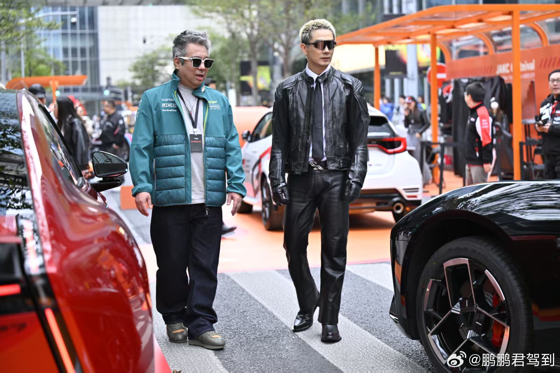 小鹏P7新色亮相UNO超跑生活节小鹏P7新色气场碾压同框超跑小鹏P7新色【星曜红