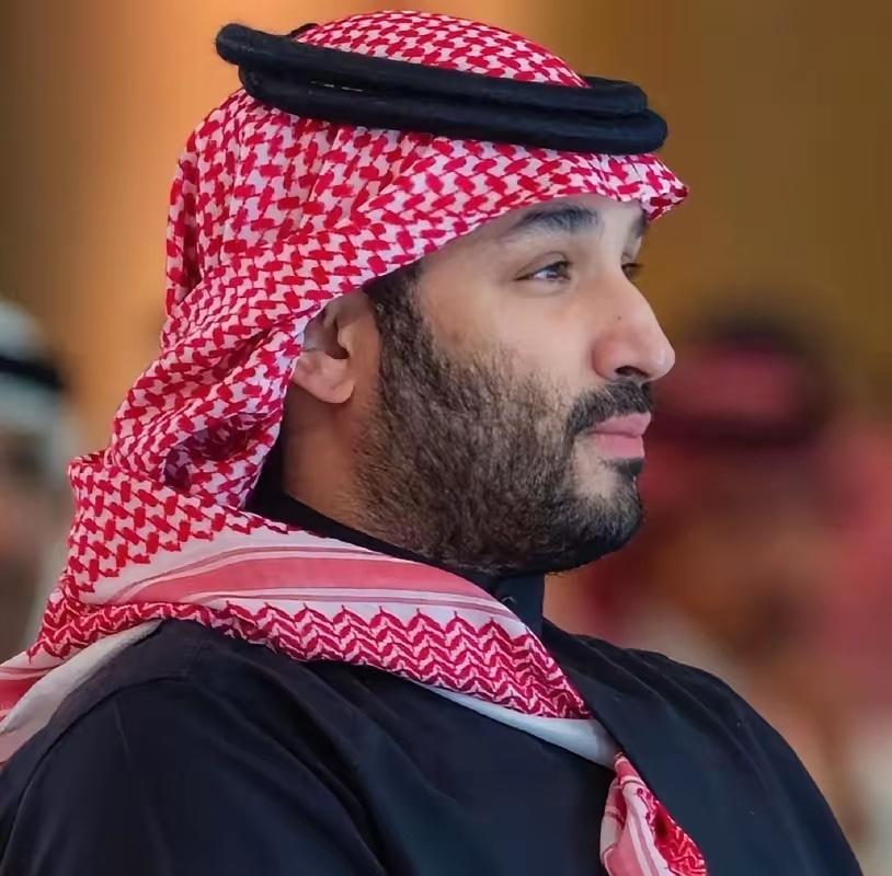 据悉，沙特一油田遇袭。
3月8号，消息人士透露，位于沙特阿拉伯东部海岸附近的贝里