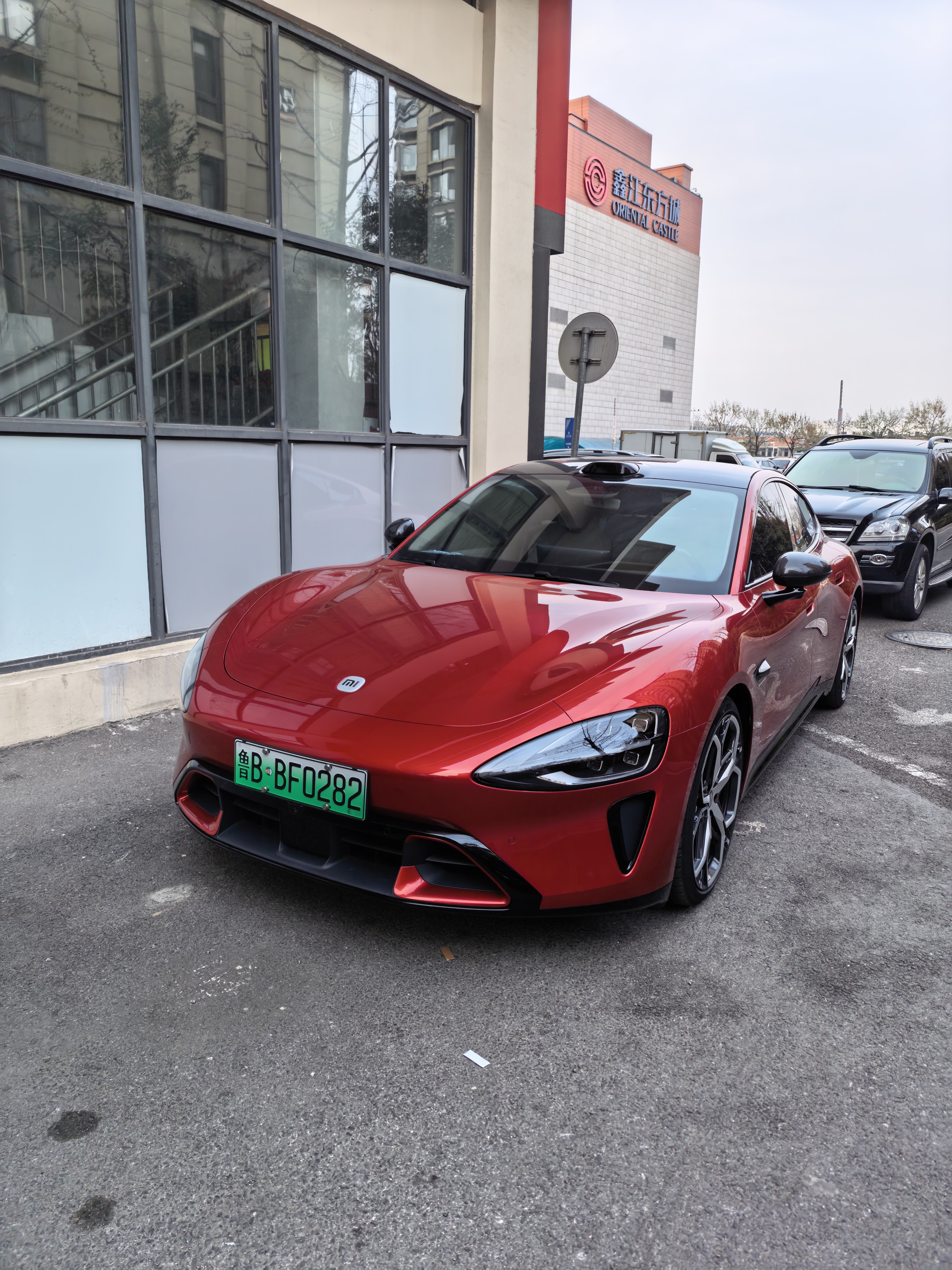 车衣贴了，车膜贴了，新牌照也挂上了。