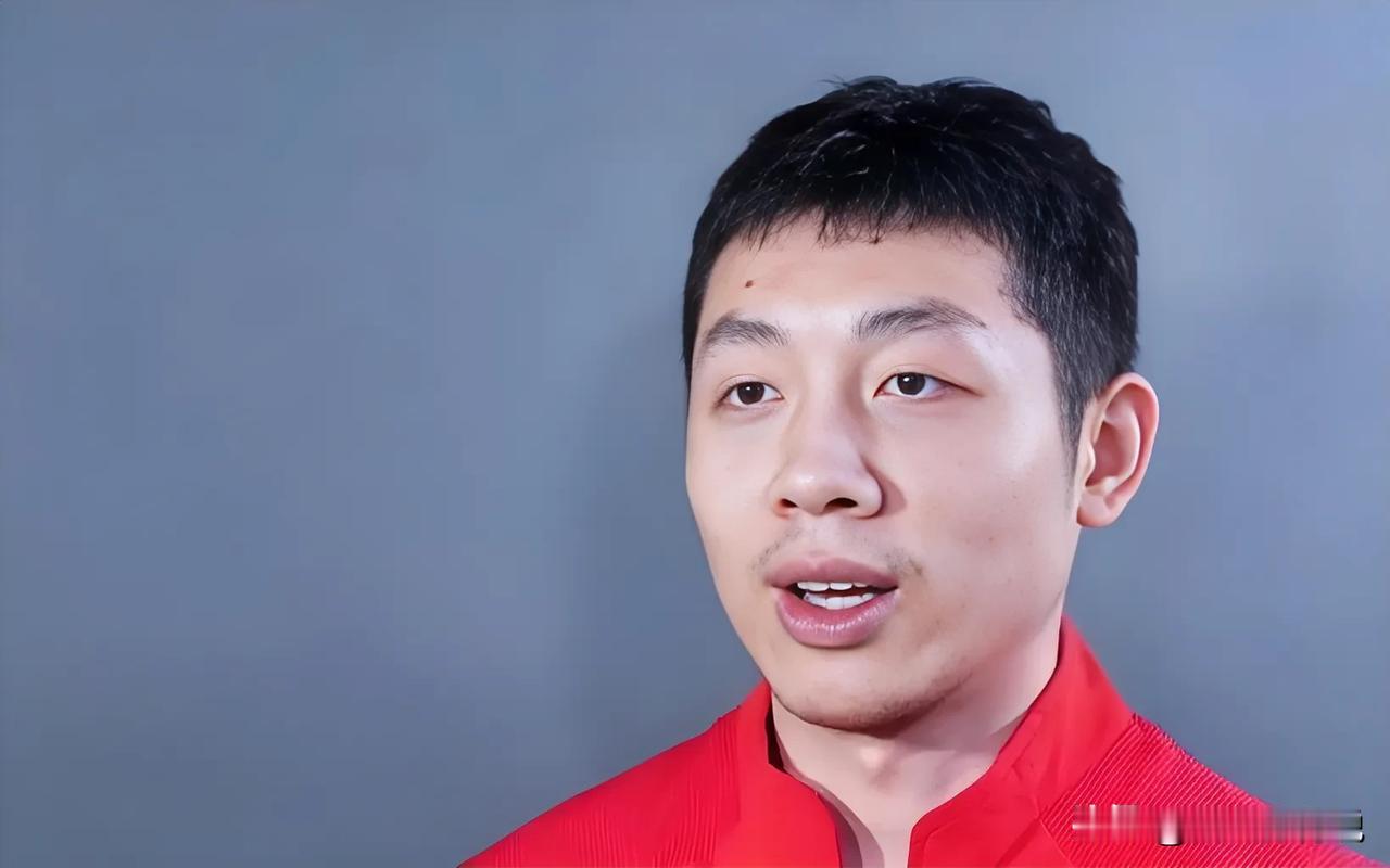 今天林诗栋对林德，许昕认为 3 点是关键：

1、特别注意林德的发球，接他的发球
