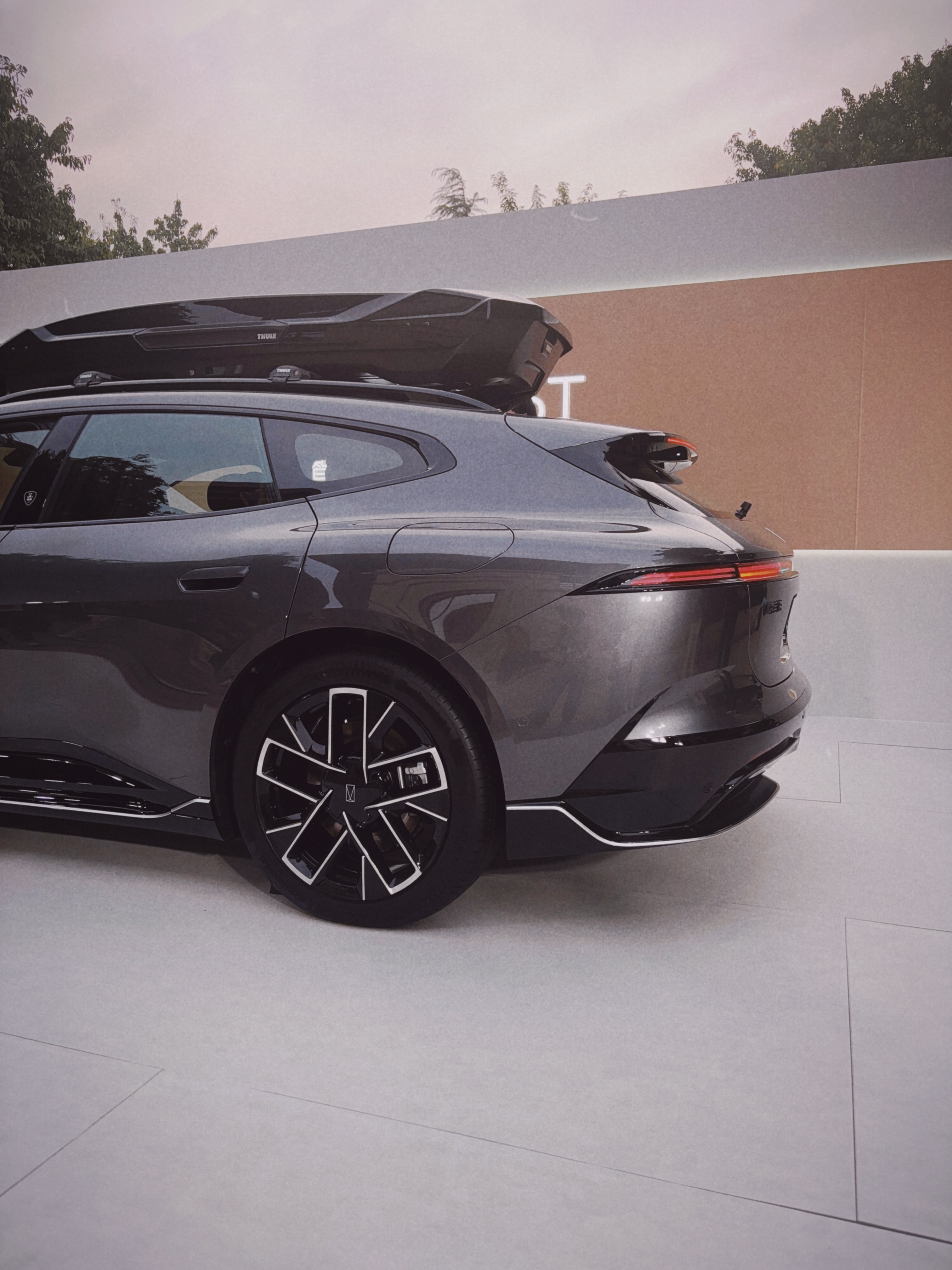 这个角度蛮好看的！阿维塔06T 我和汽车的日常