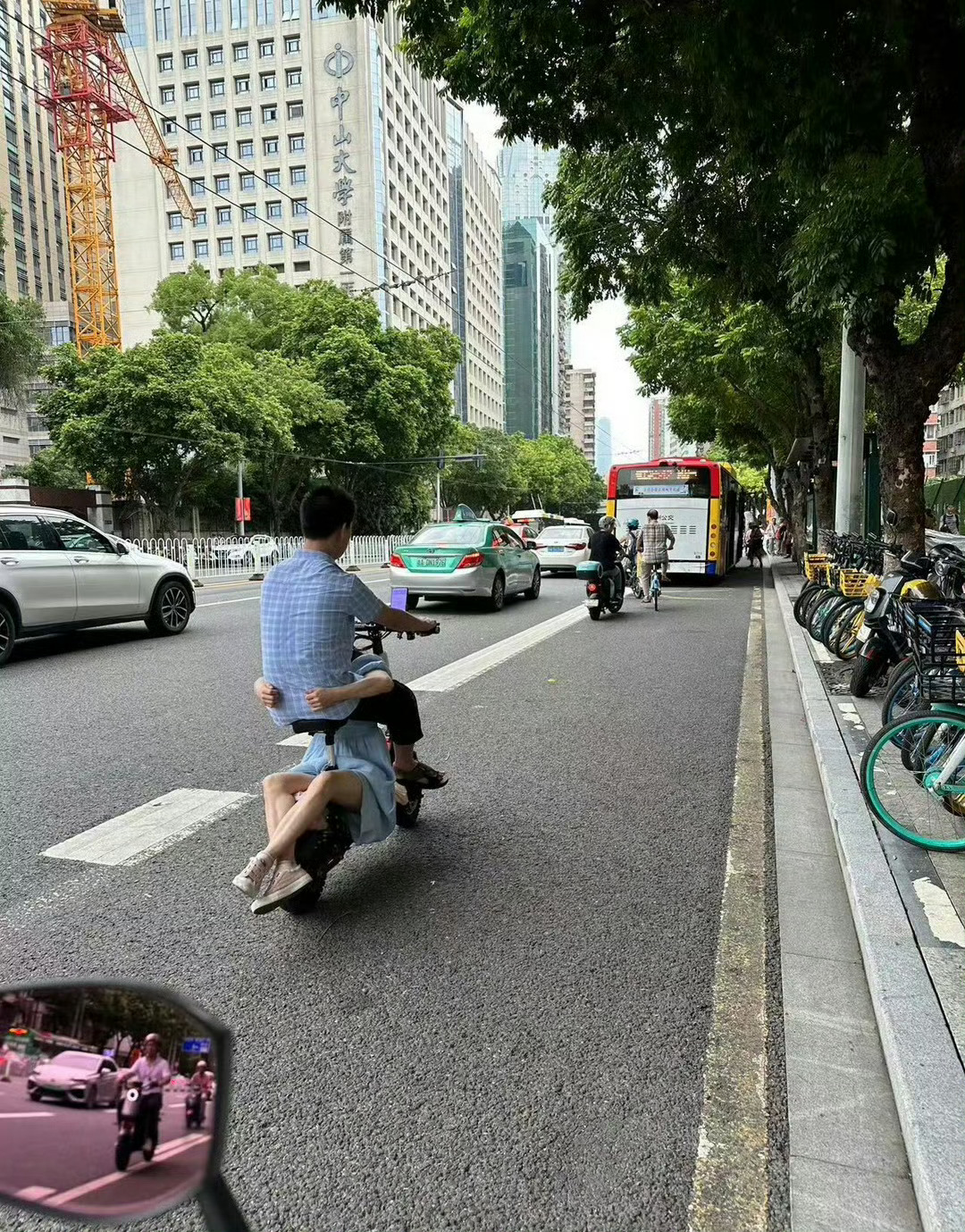 表演个杂技 ​​​