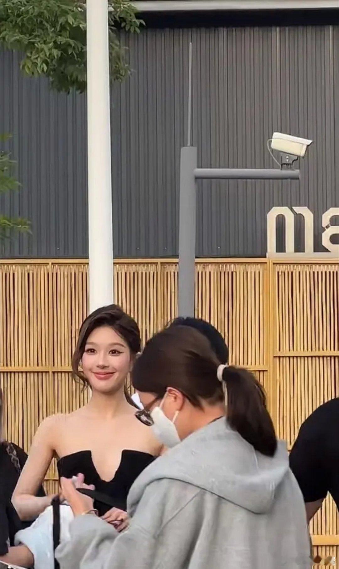 赵露思cos巫婆 太美了 