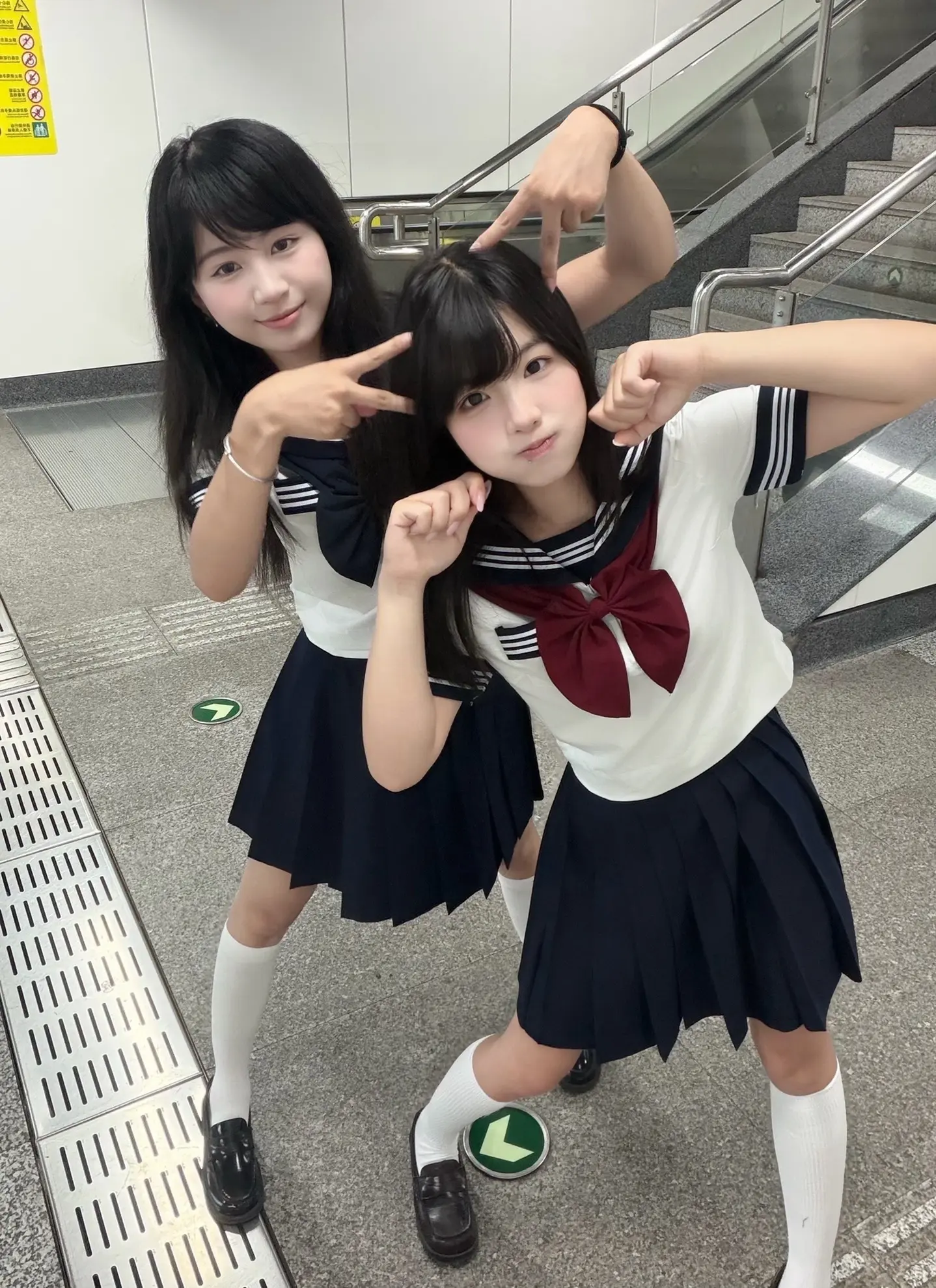 双子这个萌。